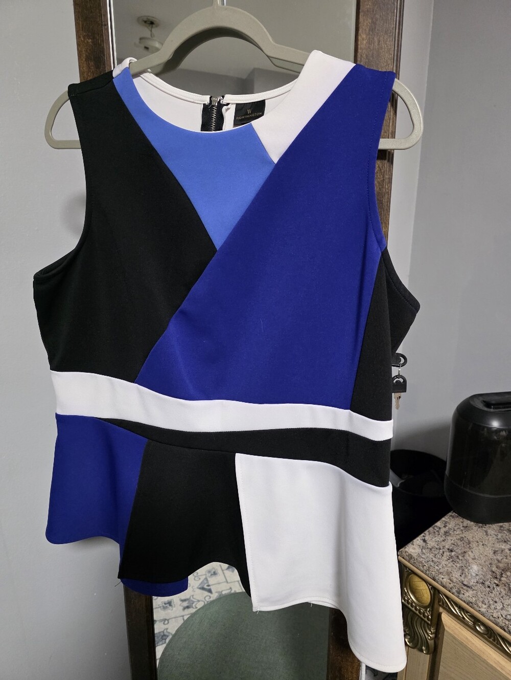Worthington Sleeveless Blouse